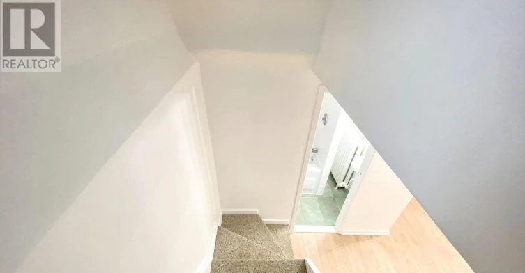 BSMT-114 Bellefair Avenue, Toronto, ON, M4L 3T8 - 17