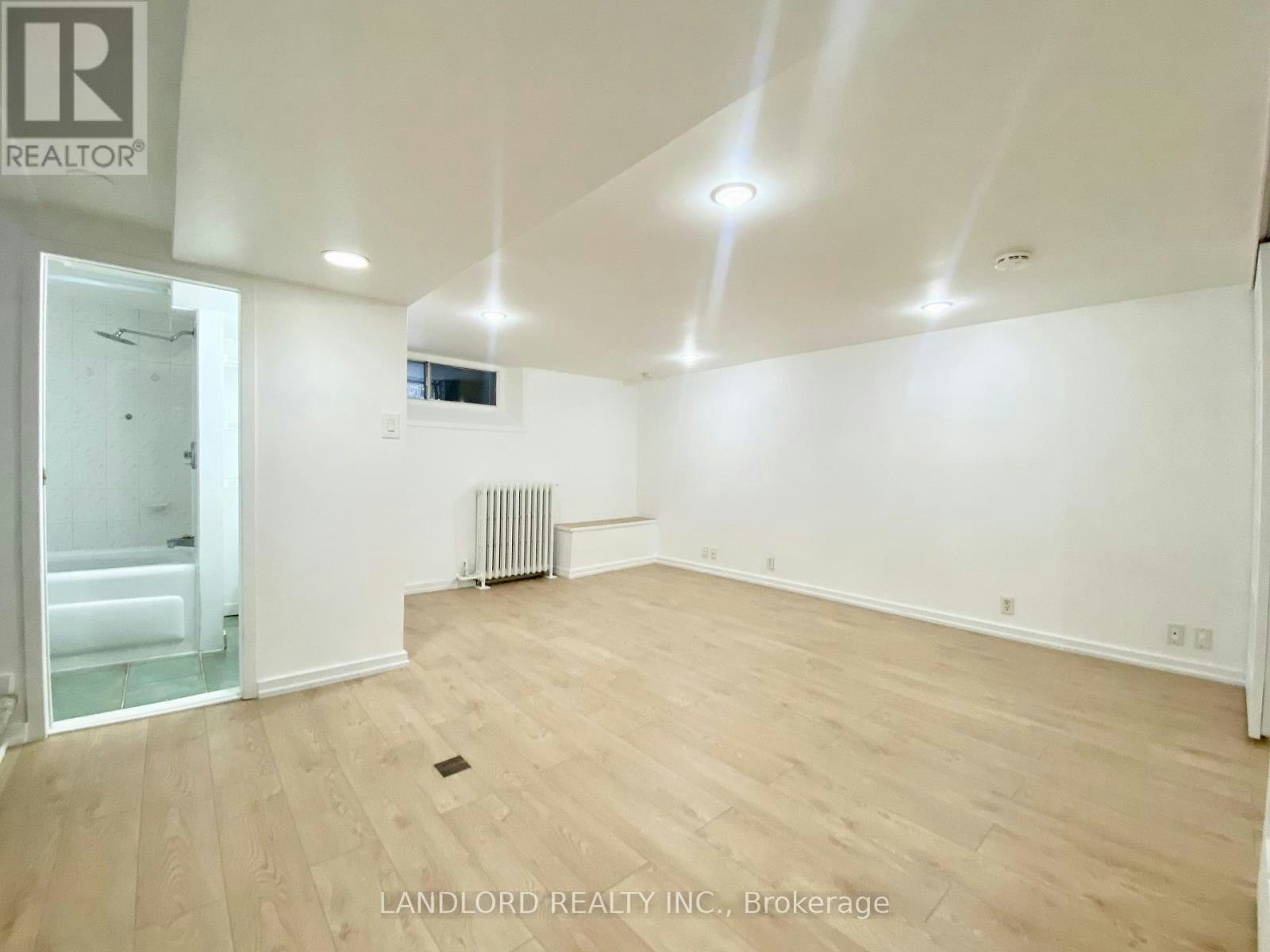 BSMT-114 Bellefair Avenue, Toronto, ON, M4L 3T8 - 3