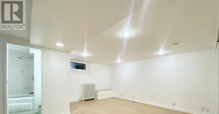 BSMT-114 Bellefair Avenue, Toronto, ON, M4L 3T8 - 3