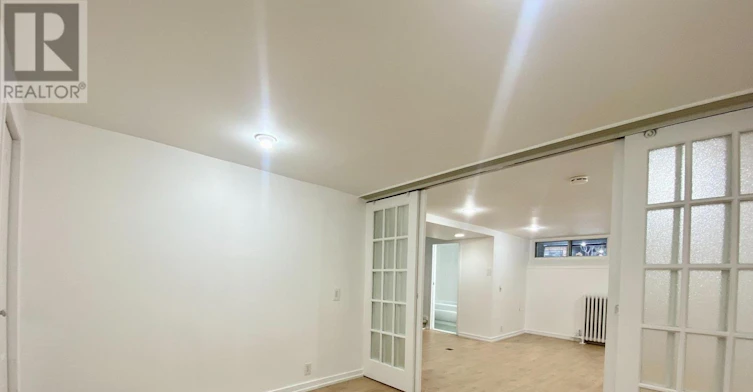 BSMT-114 Bellefair Avenue, Toronto, ON, M4L 3T8 - 12