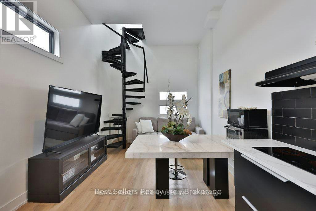 2B-172 Royal York Road, Toronto, ON, M8V 2V4 - 4