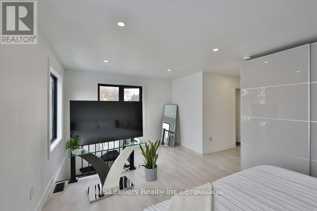 2B-172 Royal York Road, Toronto, ON, M8V 2V4 - 8
