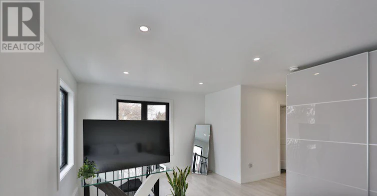 2B-172 Royal York Road, Toronto, ON, M8V 2V4 - 8