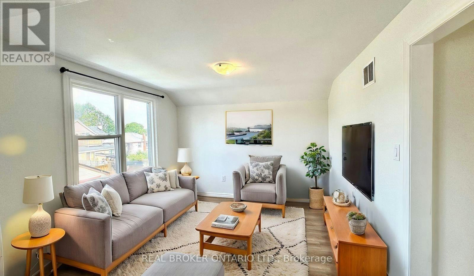 UPPER-301 Wallace Ave Avenue S, Welland, ON, L3B 1R8