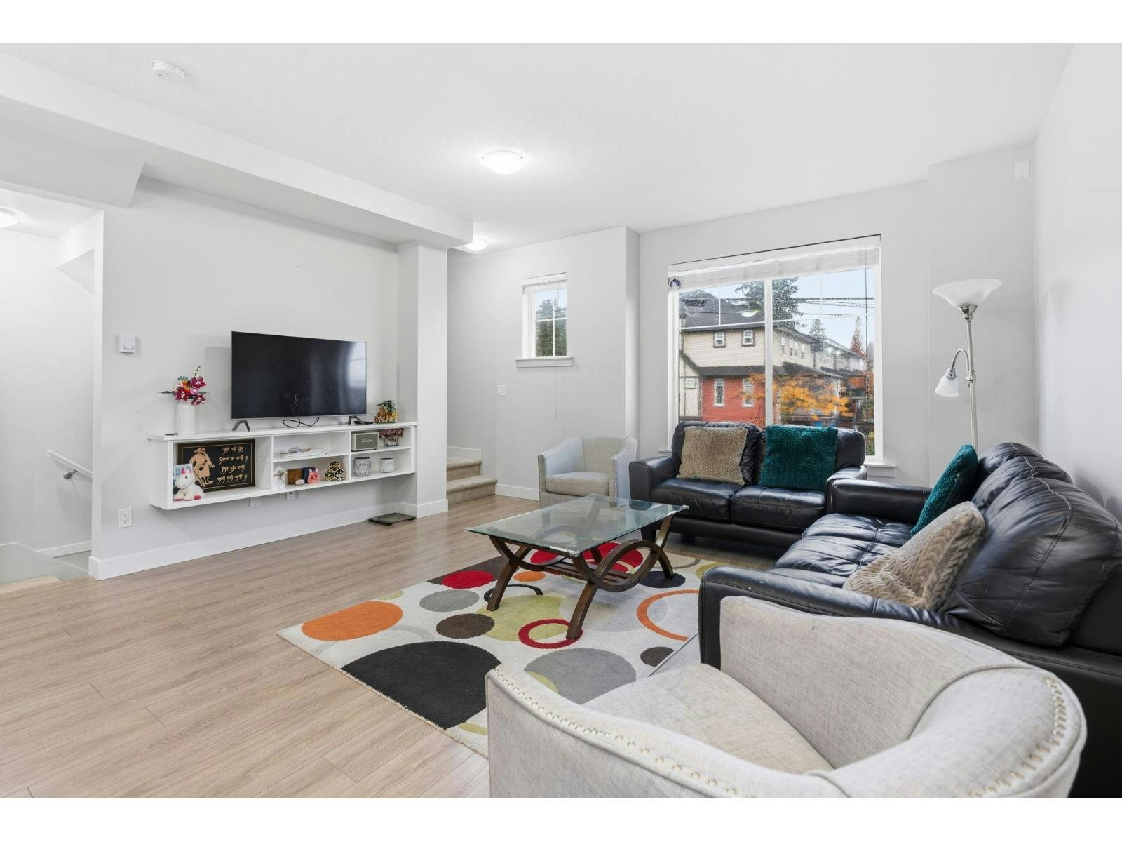 147-6030 142 Street - 2
