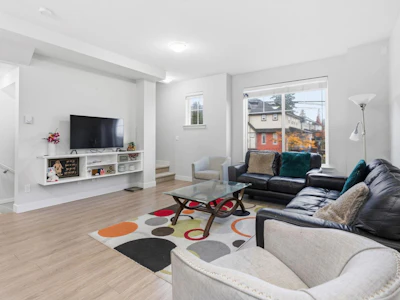 147-6030 142 Street - 2