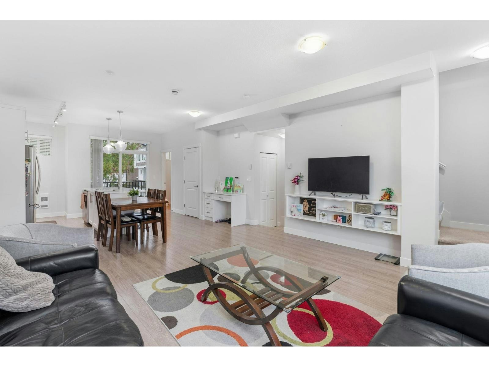 147-6030 142 Street - 3