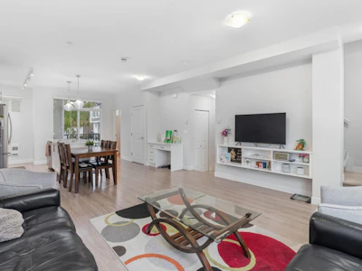 147-6030 142 Street - 3