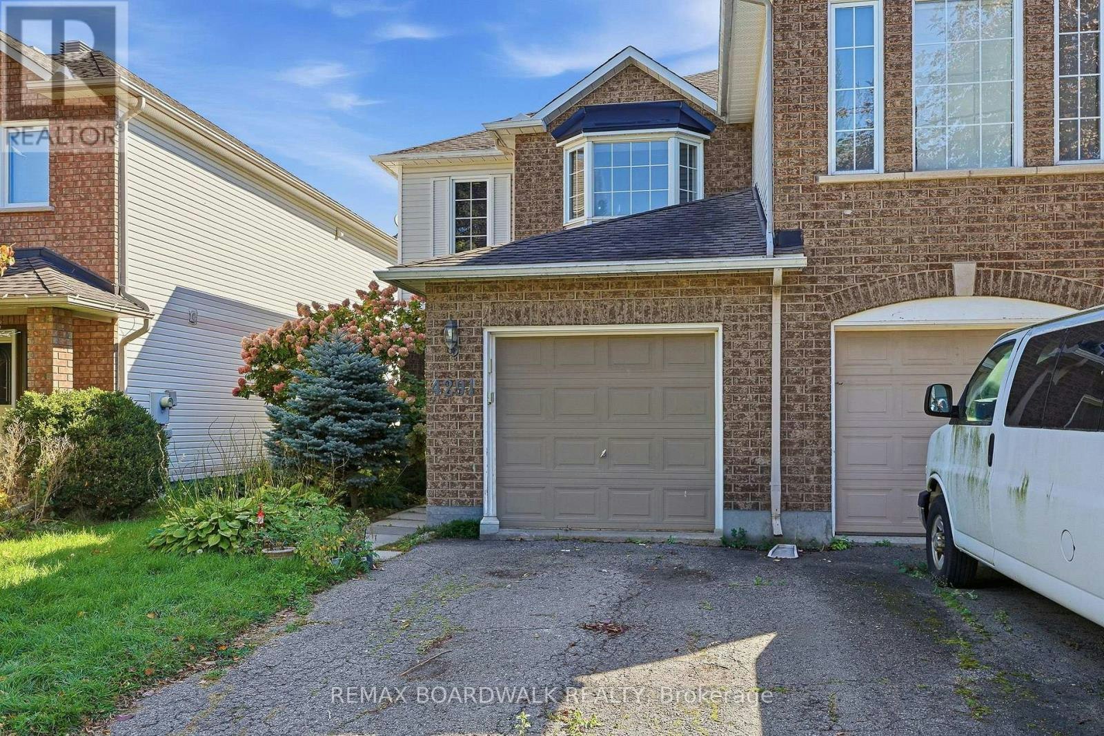 4291 Owl Valley Drive, Ottawa, ON, K1V 1L8 2
