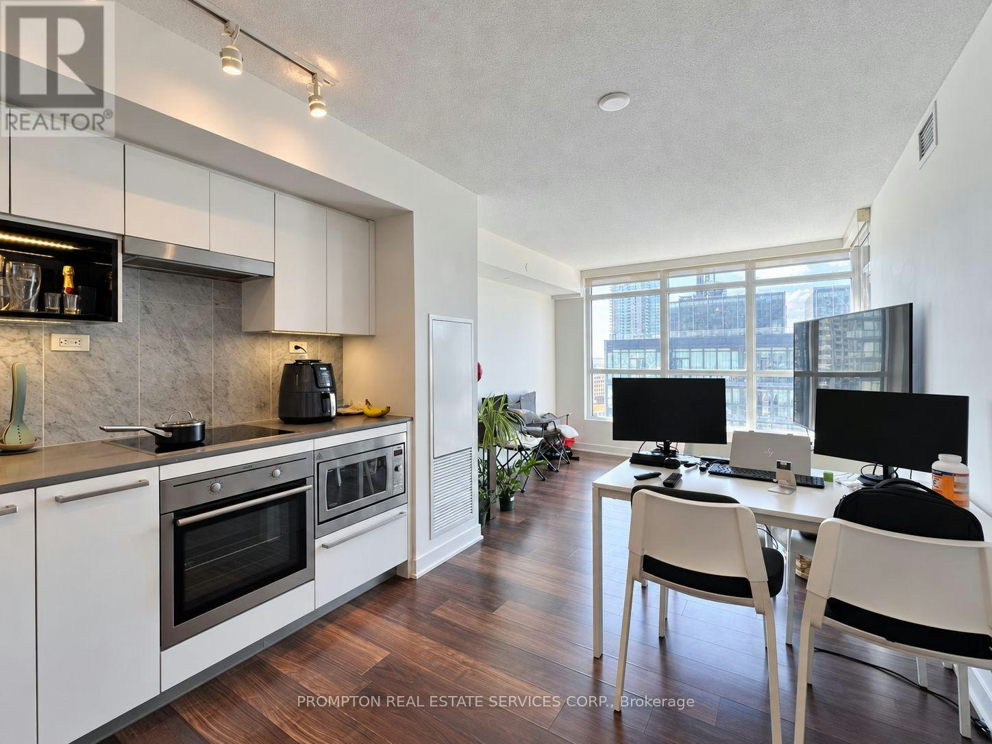 1615-80 Queens Wharf Road, Toronto, ON, M5V 0J3 - 2