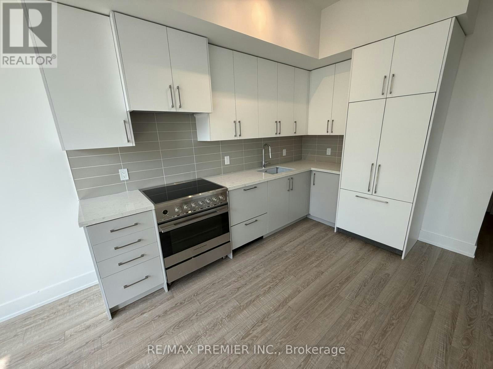 106-2075 King Road, King, ON, L7B 0R6 - 9