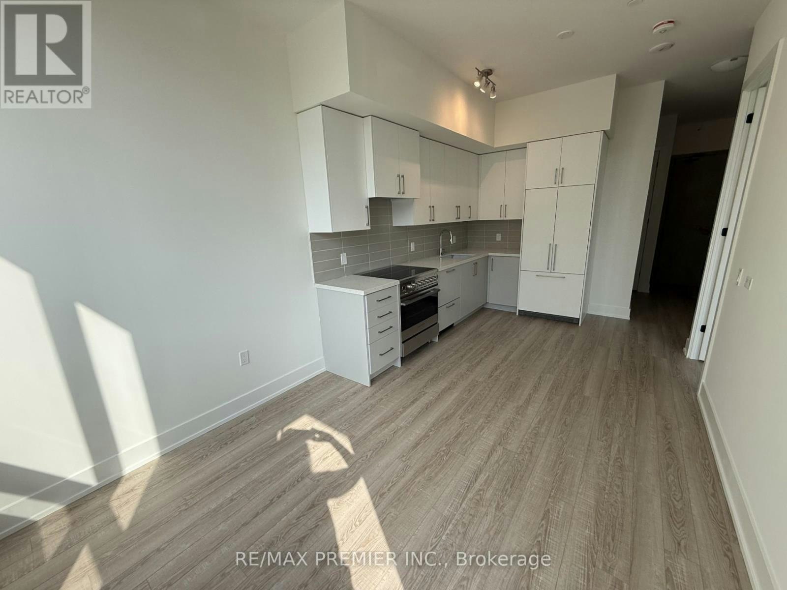 106-2075 King Road, King, ON, L7B 0R6 - 10