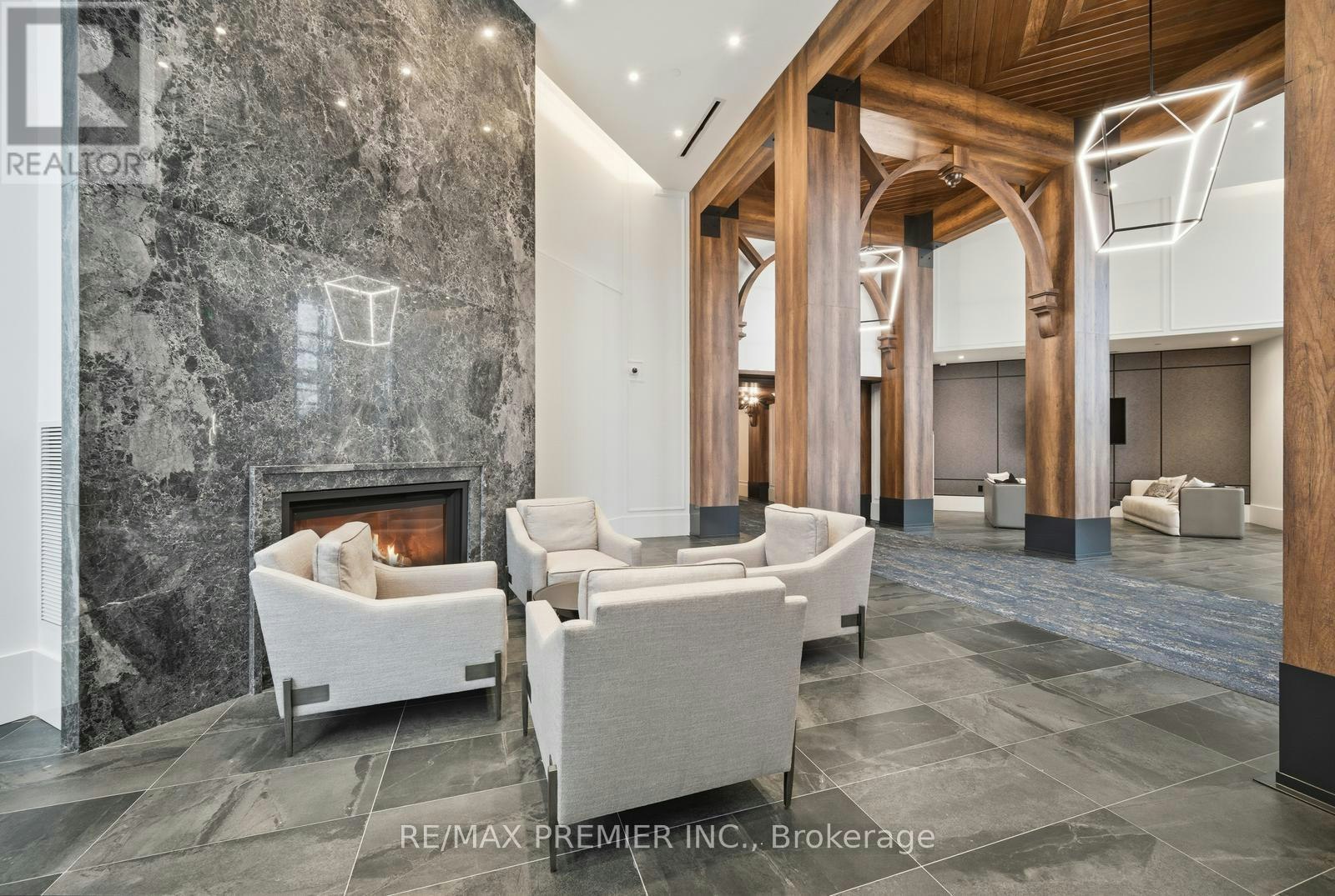 106-2075 King Road, King, ON, L7B 0R6 - 7