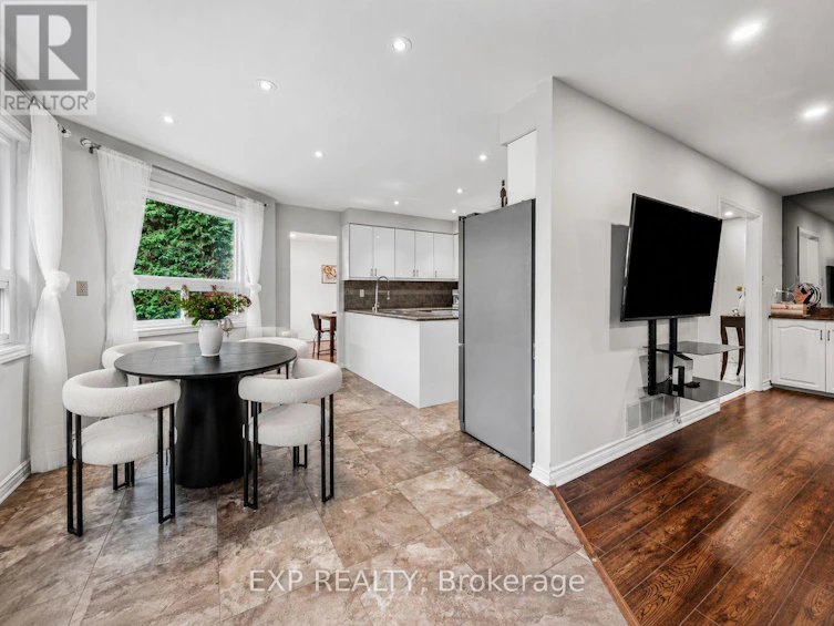 16 Wainwright Avenue, Richmond Hill, ON, L4C 5R5 - 9