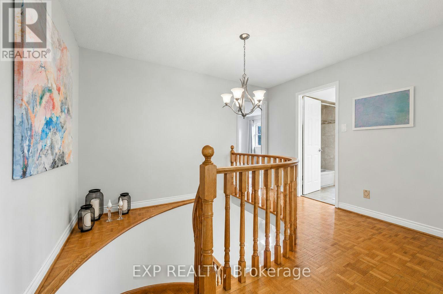 16 Wainwright Avenue, Richmond Hill, ON, L4C 5R5 - 16