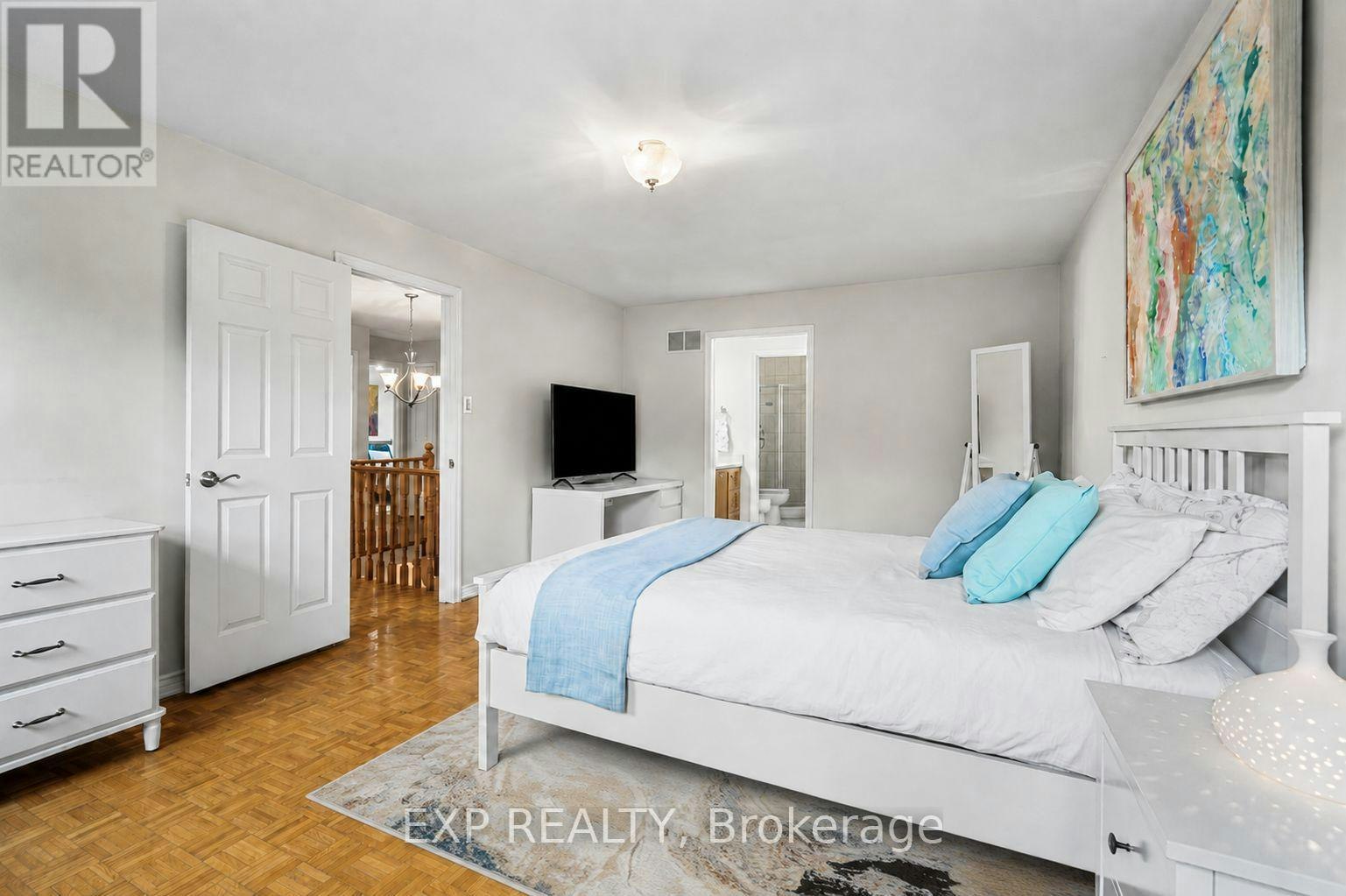 16 Wainwright Avenue, Richmond Hill, ON, L4C 5R5 - 18