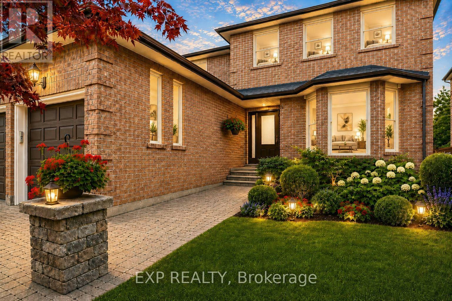 16 Wainwright Avenue, Richmond Hill, ON, L4C 5R5 - 3
