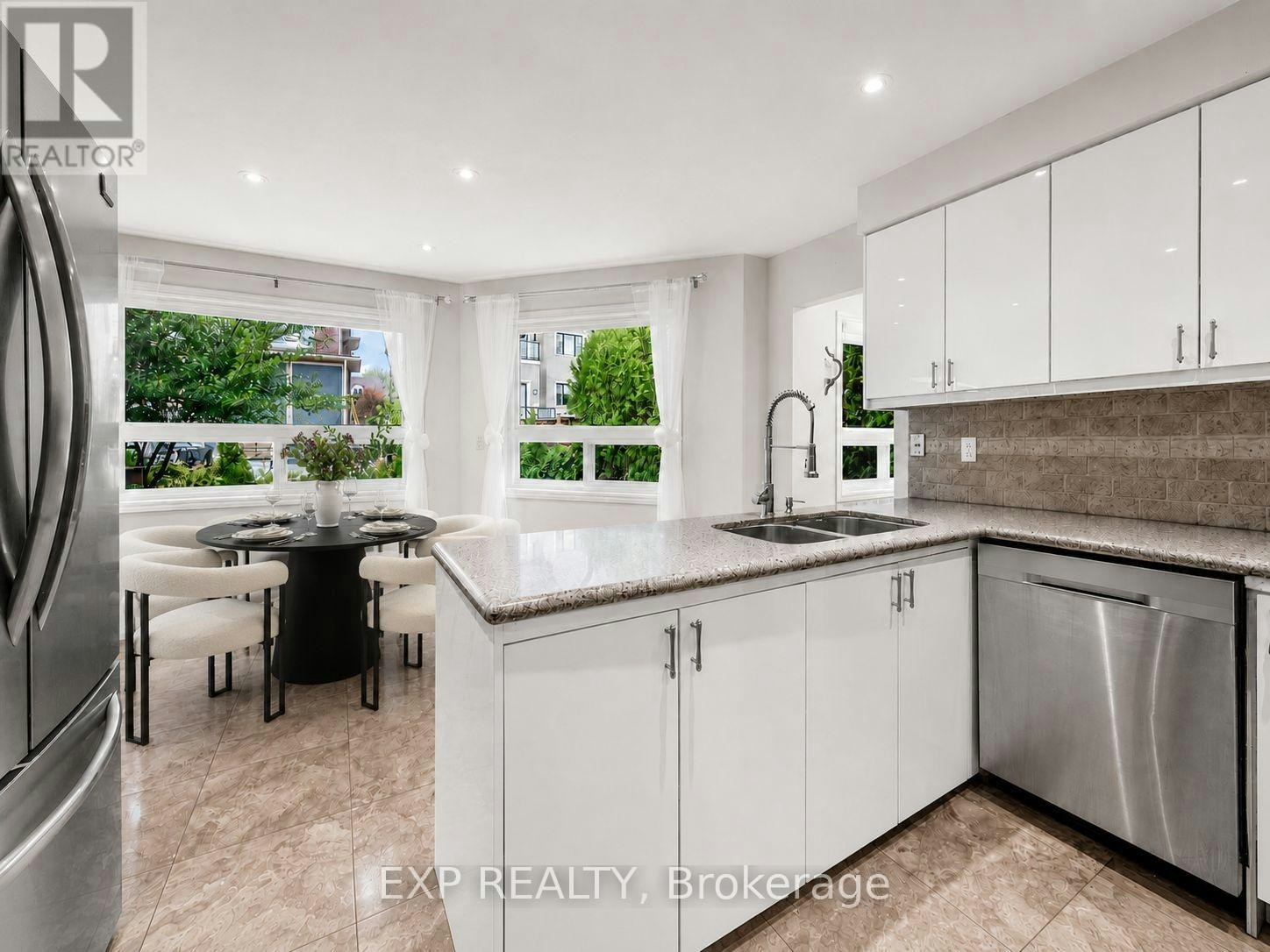 16 Wainwright Avenue, Richmond Hill, ON, L4C 5R5 - 10