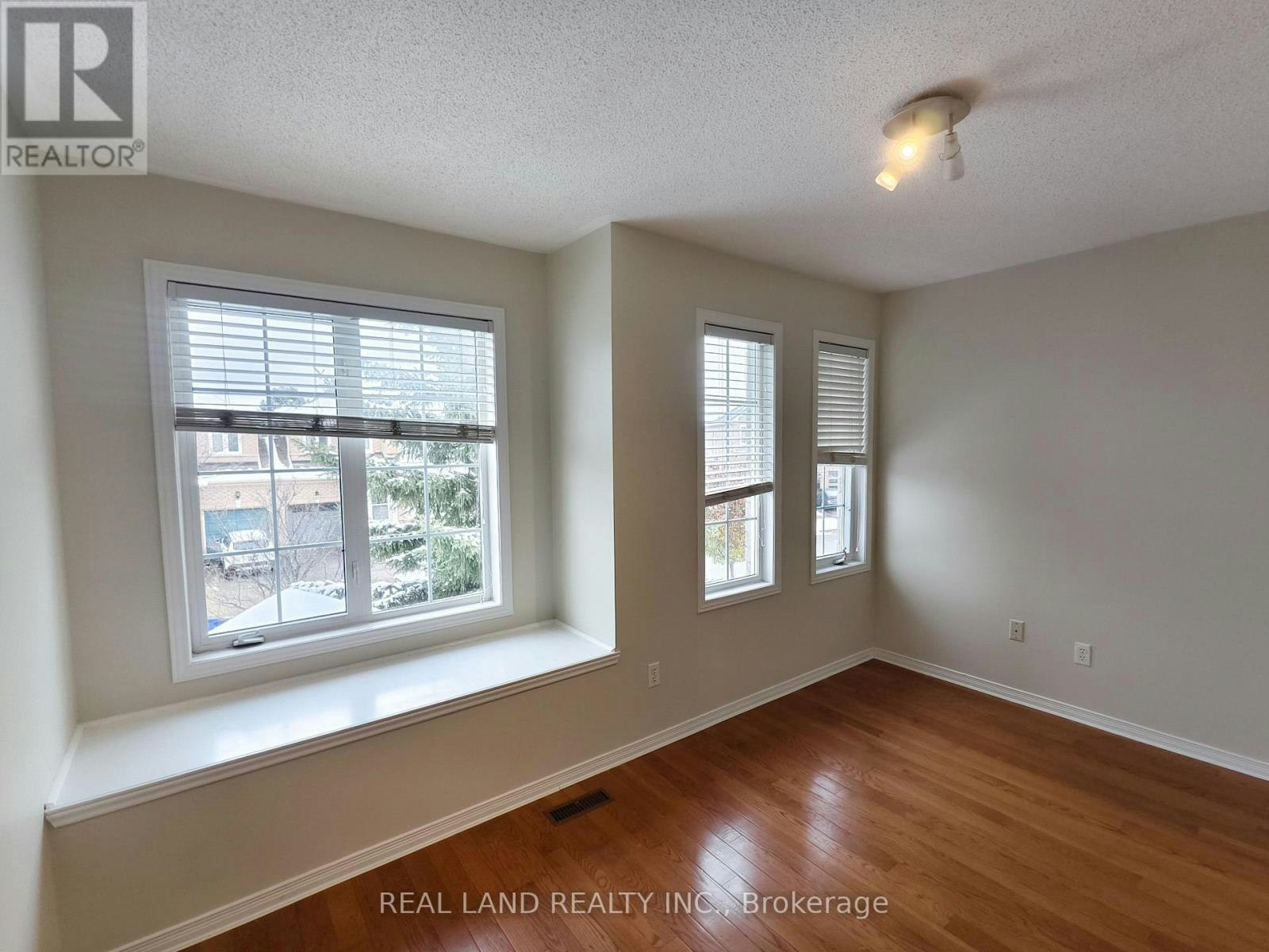 68 Waterton Crescent, Richmond Hill, ON, L4B 4L2 3