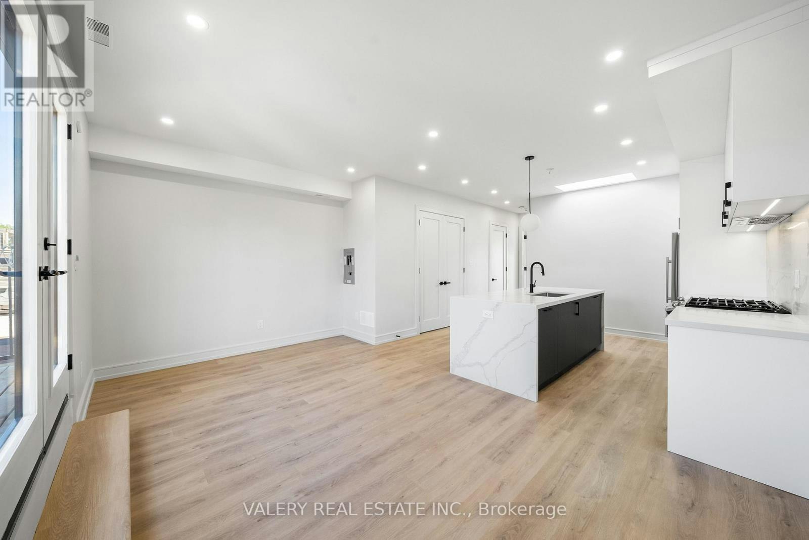 4 - 3RD FLOOR-158 Dovercourt Road, Toronto, ON, M6J 3C4 - 2