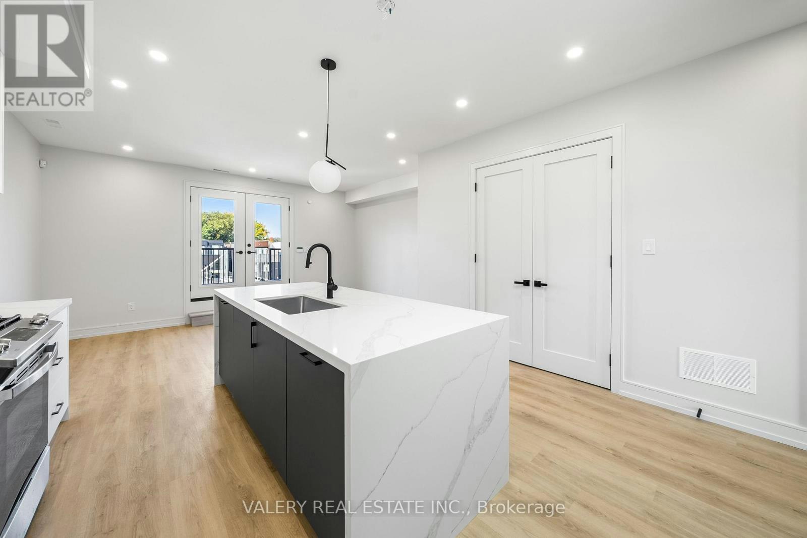 4 - 3RD FLOOR-158 Dovercourt Road, Toronto, ON, M6J 3C4 - 12