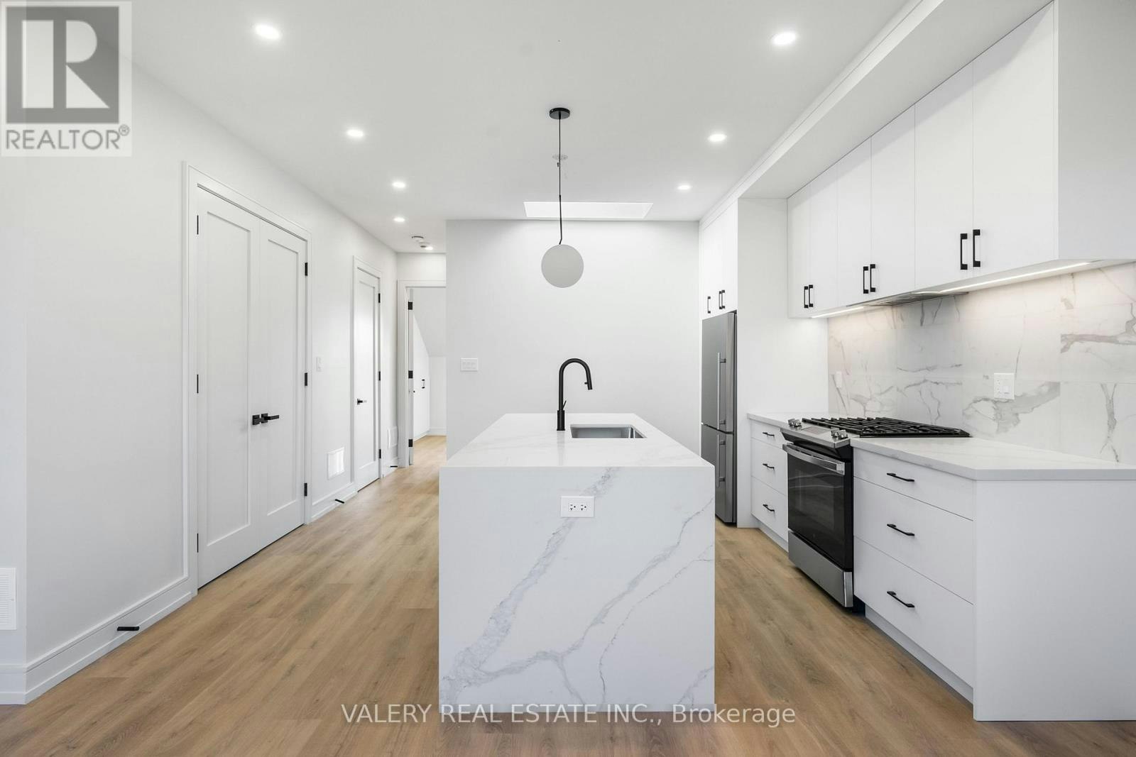 4 - 3RD FLOOR-158 Dovercourt Road, Toronto, ON, M6J 3C4 - 3