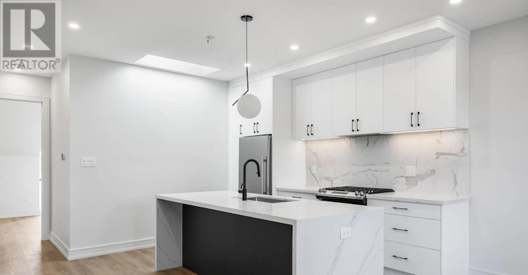 4 - 3RD FLOOR-158 Dovercourt Road, Toronto, ON, M6J 3C4