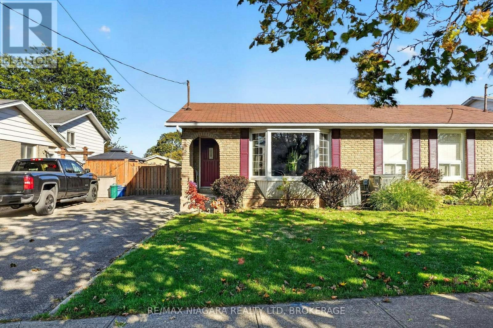 45 Green Maple Drive, St. Catharines, ON, L2P 3P4