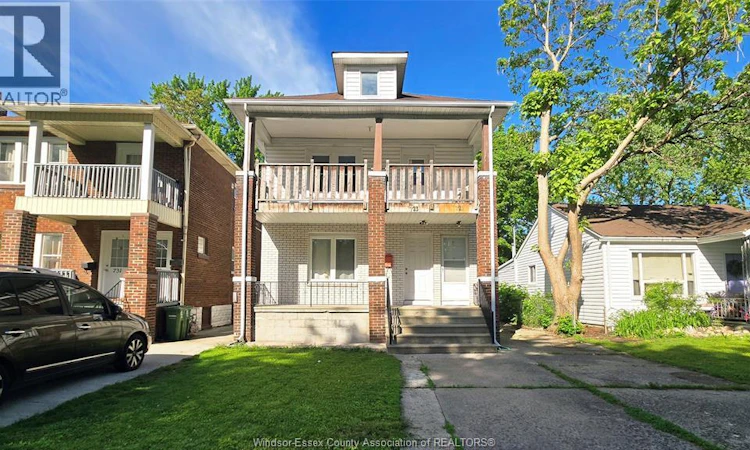 721-723 Campbell Avenue
