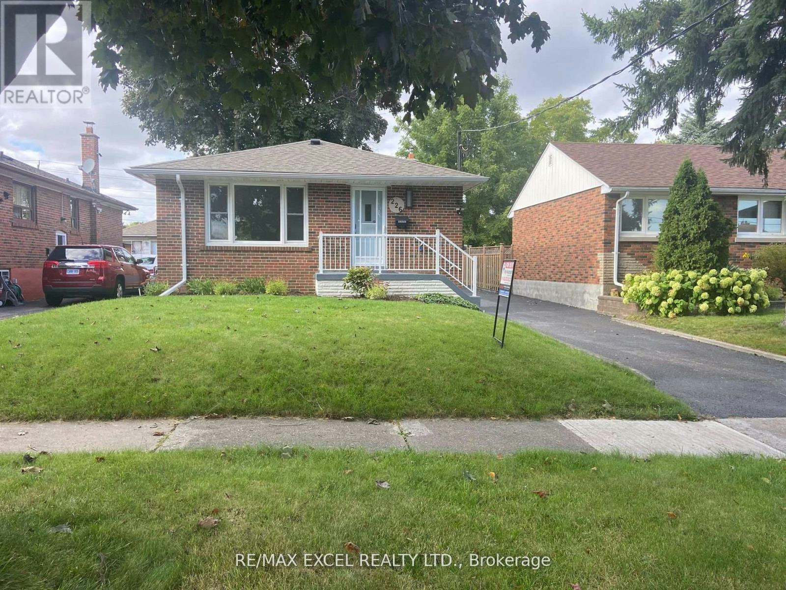 BASEMENT-226 Elgin Street W, Oshawa, ON, L1J 2P1