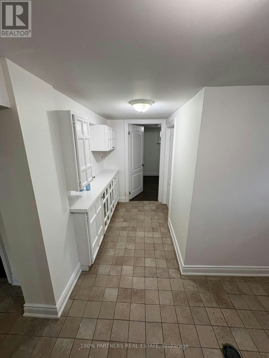 BSMT-68 Marlin Court, Newmarket, ON, L3Y 2W8 - 3