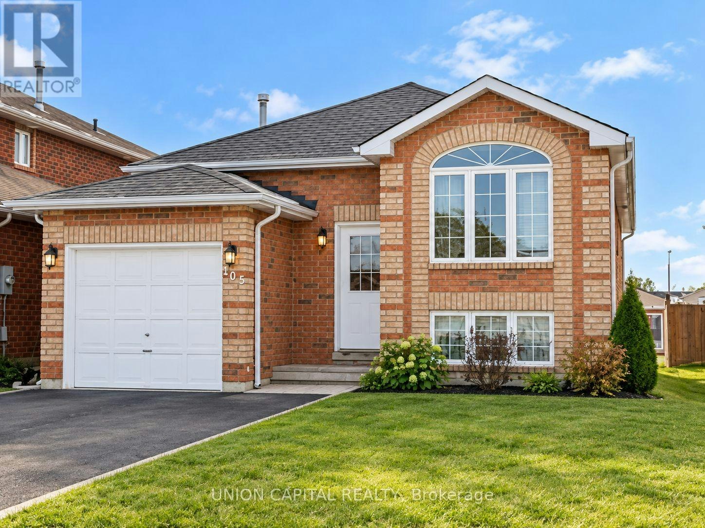 205 Dunsmore Lane, Barrie, ON, L4M 6Z8