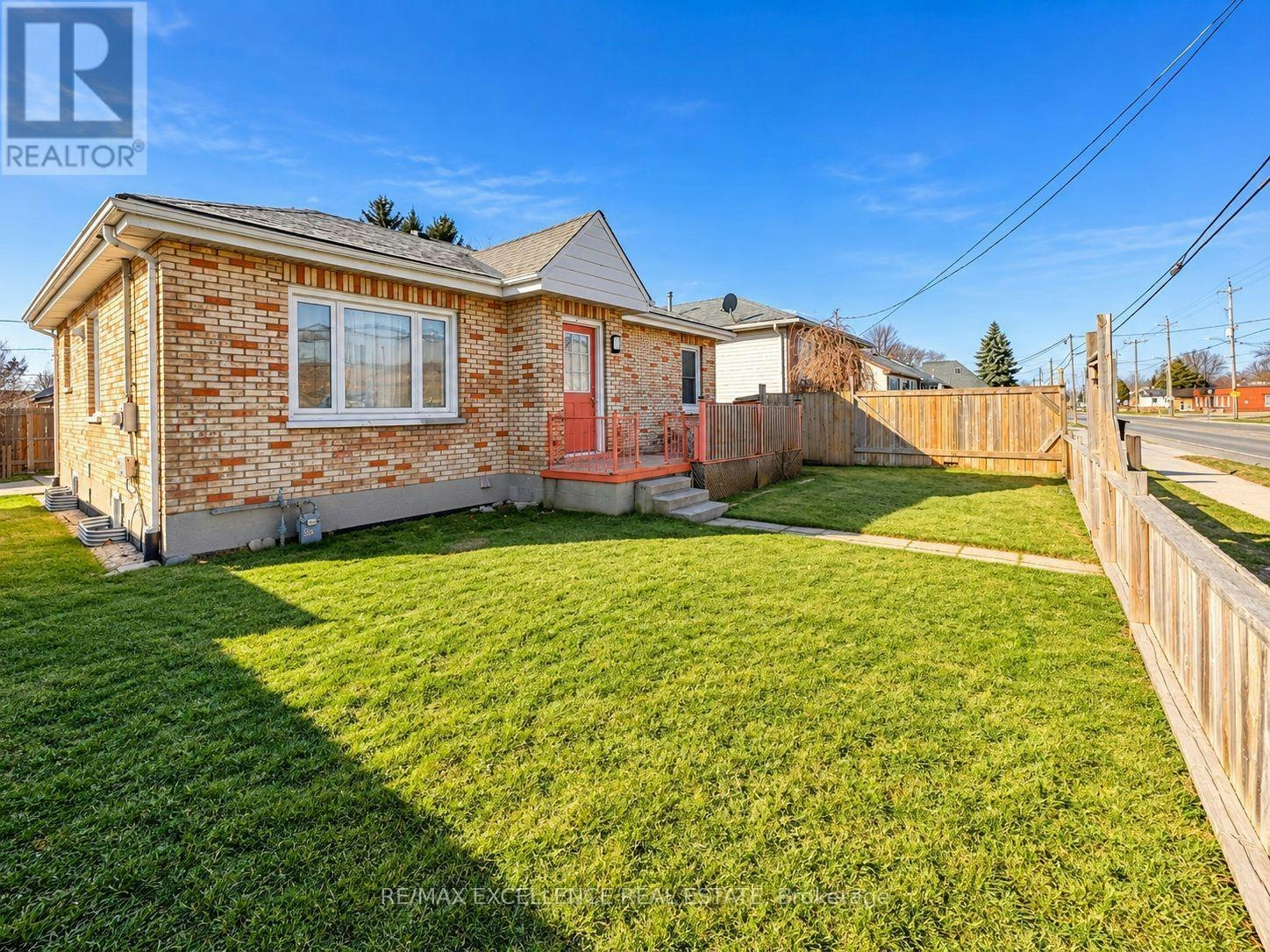 1227 Trafalgar Street, London, ON, N5Z 1H6