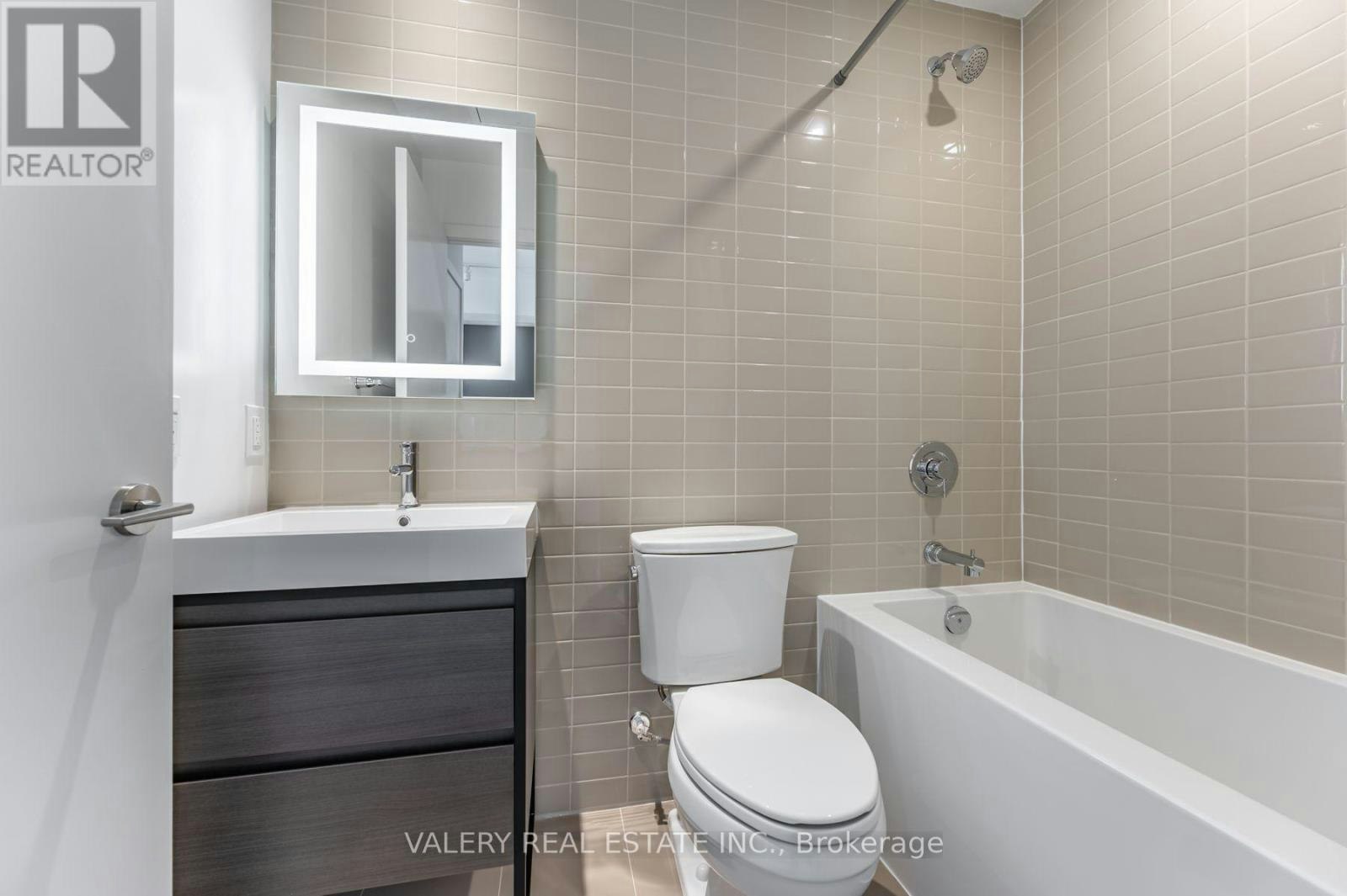 631-150 Logan Avenue, Toronto, ON, M4M 0E4 - 8