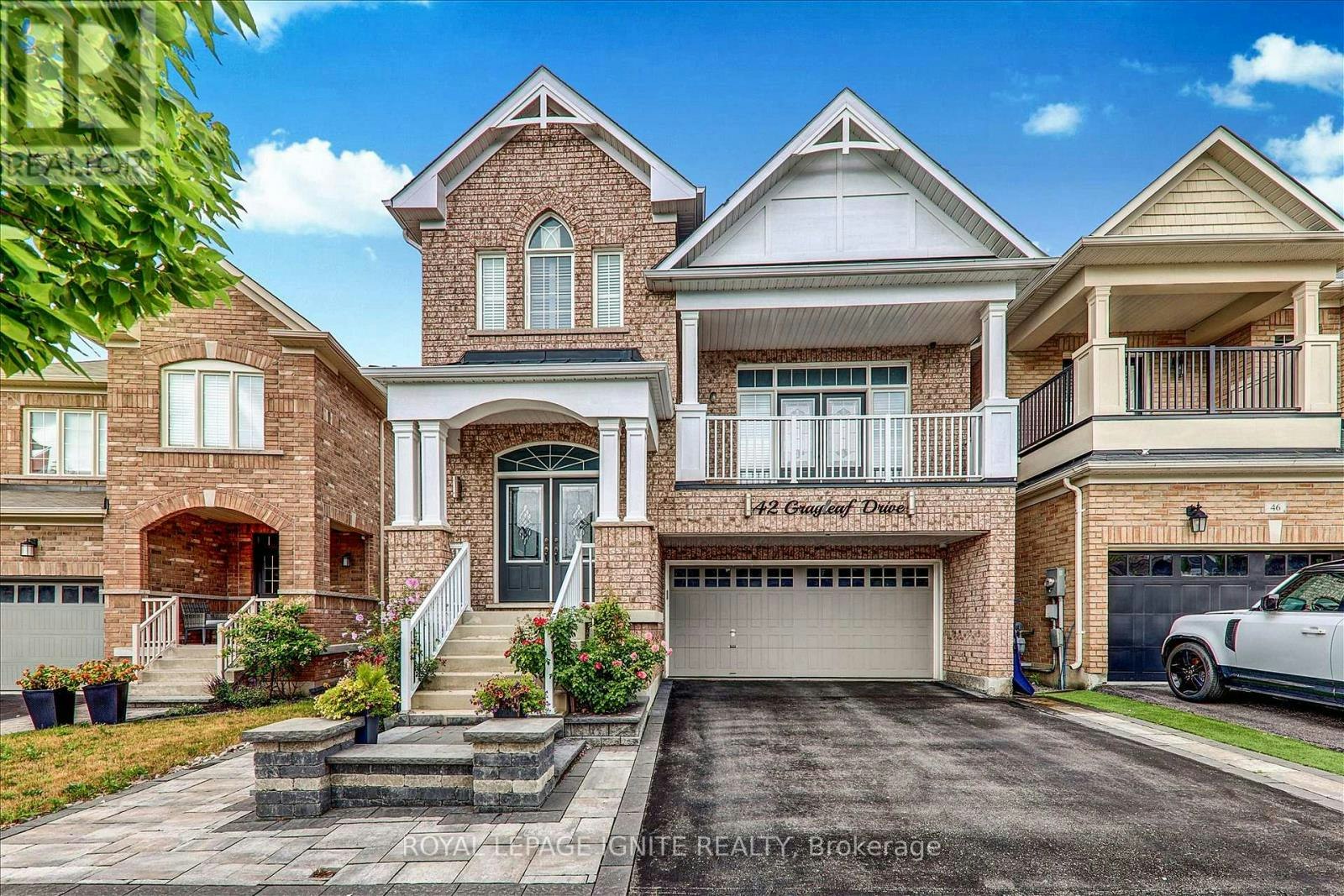 42 Grayleaf Drive, Whitchurch-Stouffville, ON, L4A 1S8