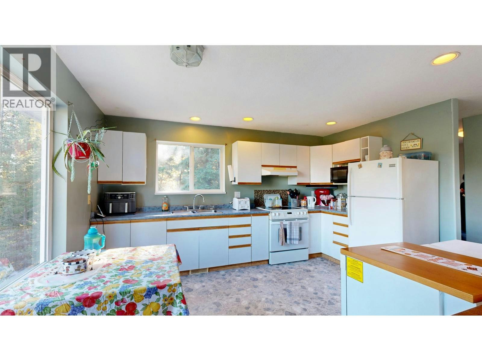 4871 Stewart Road, 108 Mile Ranch, BC, V0K 2Z0 - 8