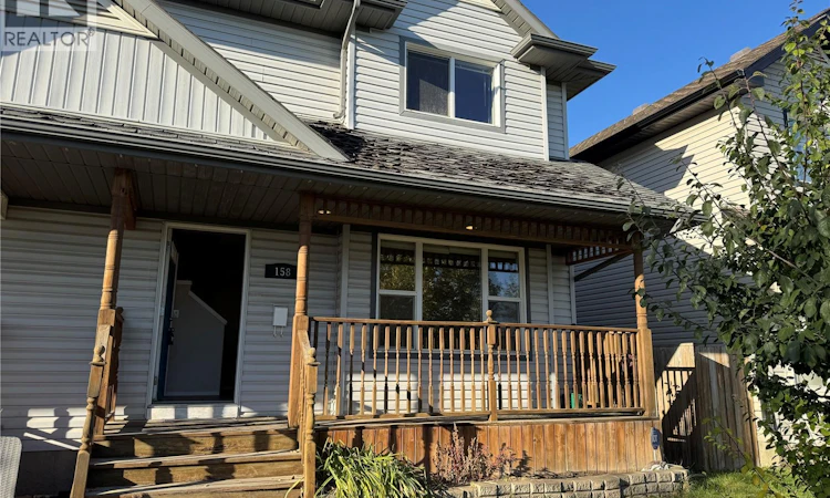 158 Hampton Boulevard East