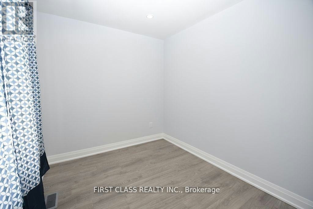 FRONT-319 Senlac Road, Toronto, ON, M2R 1R2 - 9