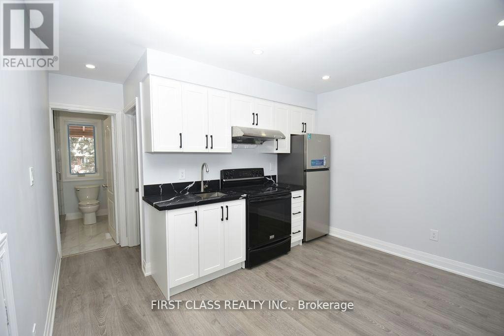 FRONT-319 Senlac Road, Toronto, ON, M2R 1R2 - 4