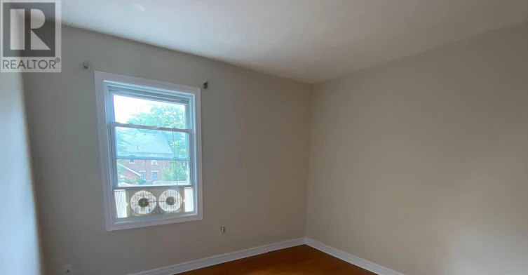 2-5006 Willmott Street, Niagara Falls, ON, L2E 1Z8