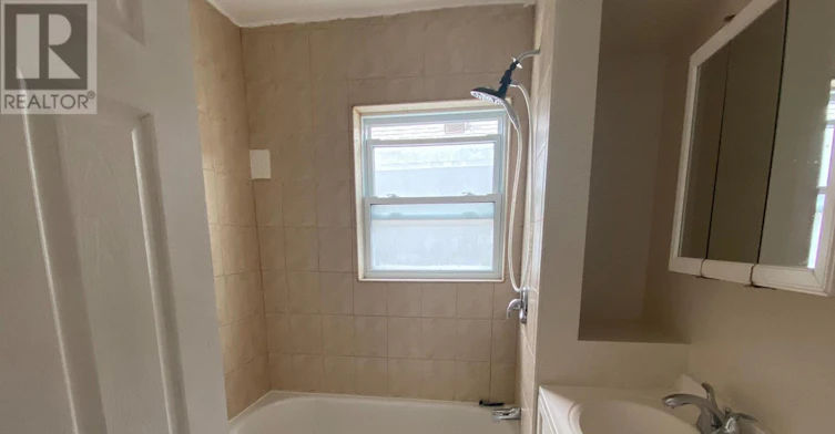 2-5006 Willmott Street, Niagara Falls, ON, L2E 1Z8 - 5