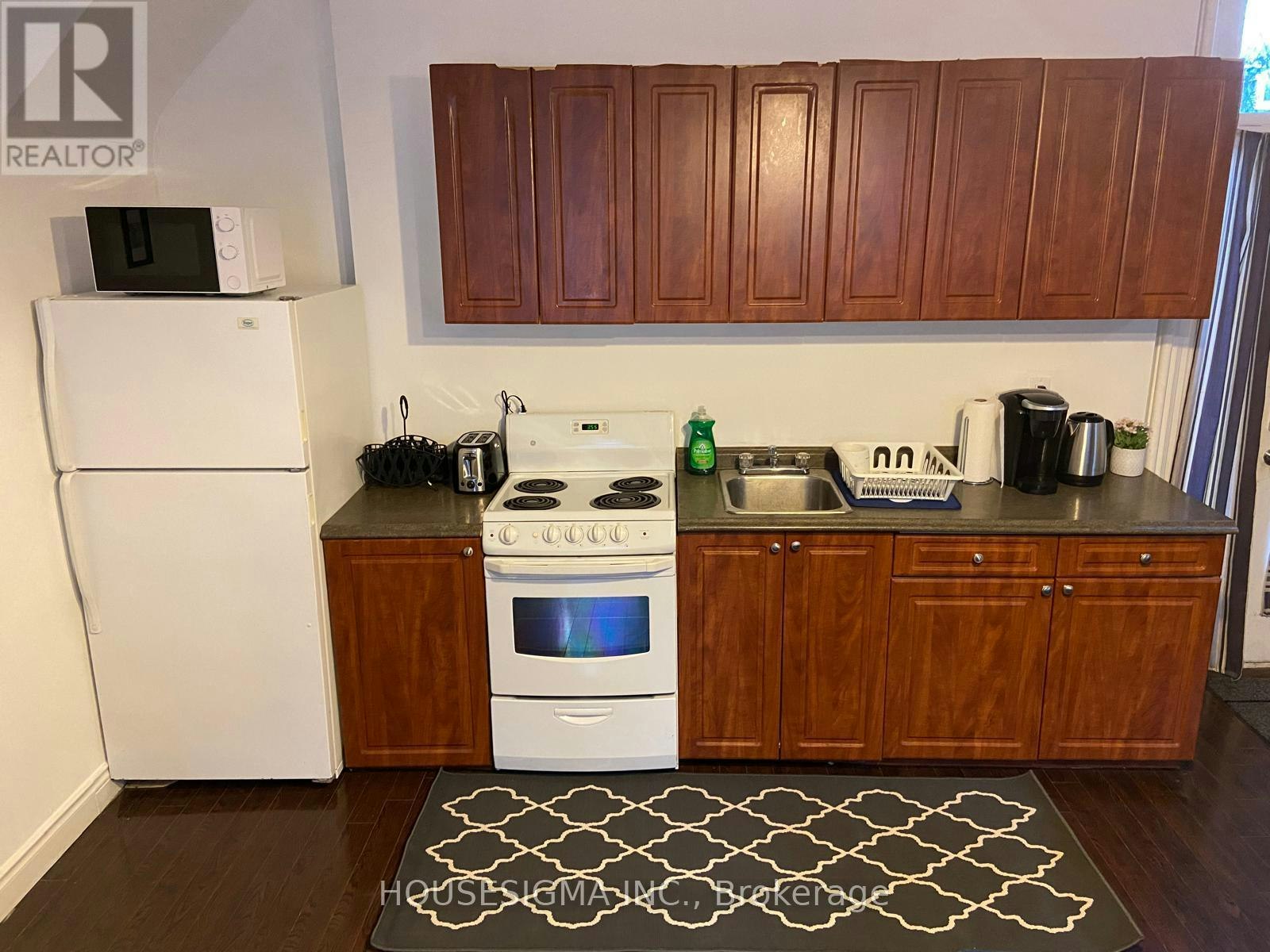 MAIN 1-104 Pembroke Street, Toronto, ON, M5A 2N8 - 4