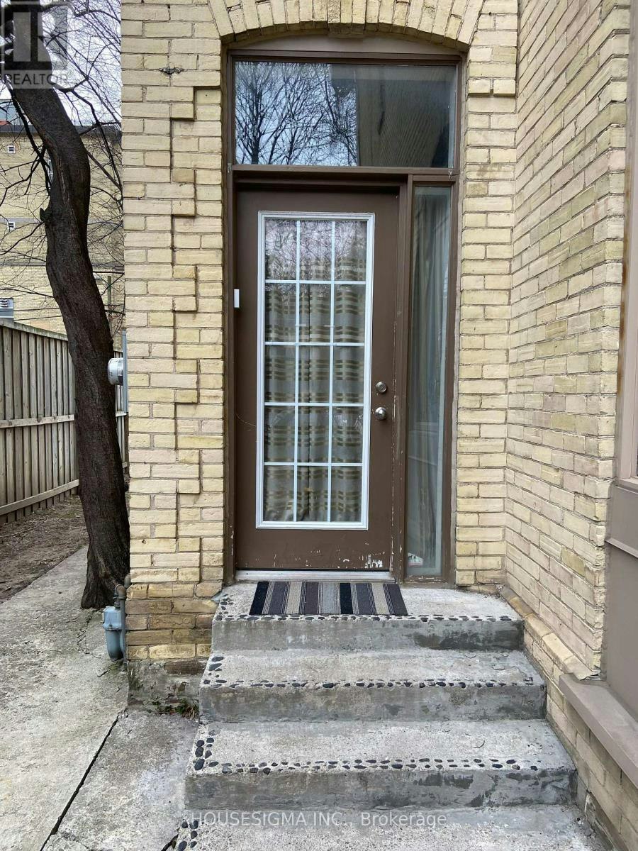 MAIN 1-104 Pembroke Street, Toronto, ON, M5A 2N8 - 2