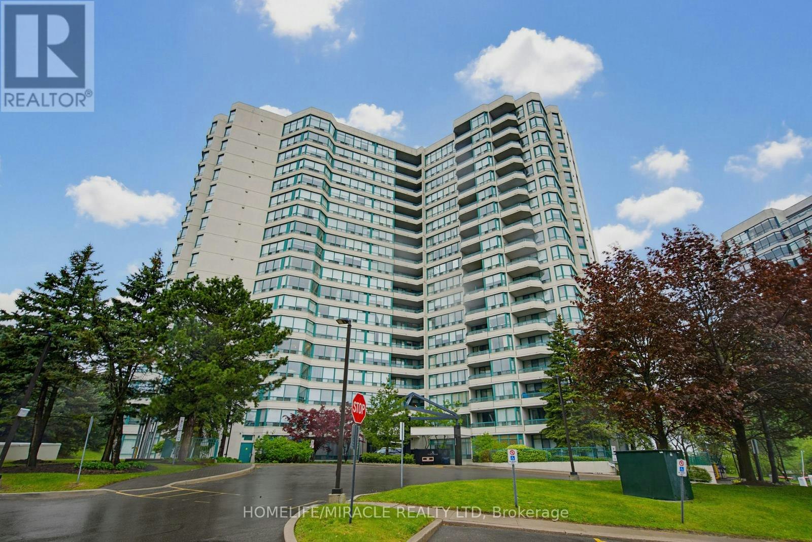 PH211-7250 Yonge Street, Vaughan, ON, L4J 7X1