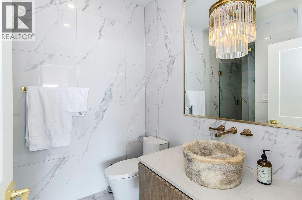 13 Ocean Point Drive, Vancouver, BC, V7W 3G7 - 24