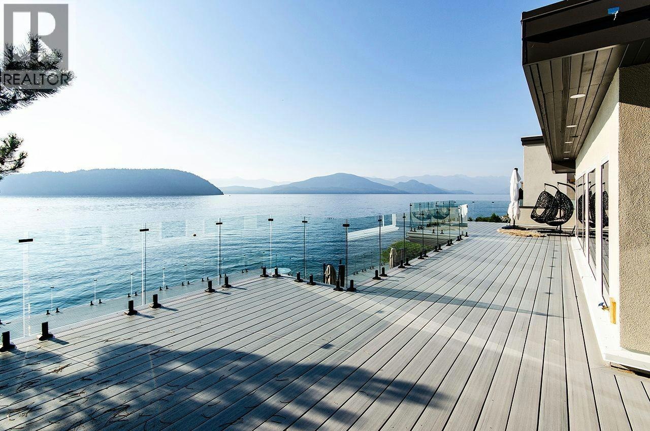 13 Ocean Point Drive, Vancouver, BC, V7W 3G7 - 4