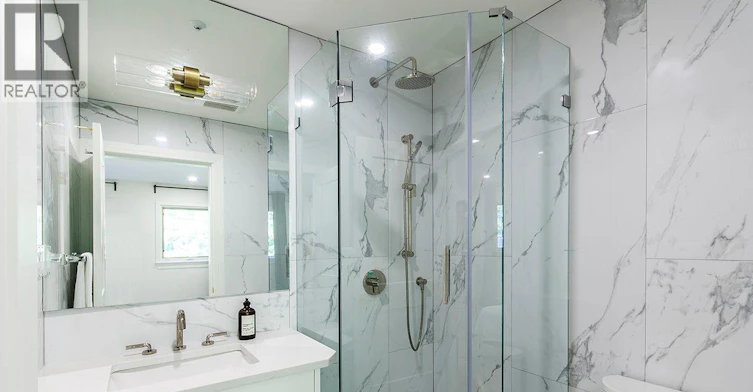 13 Ocean Point Drive, Vancouver, BC, V7W 3G7 - 18