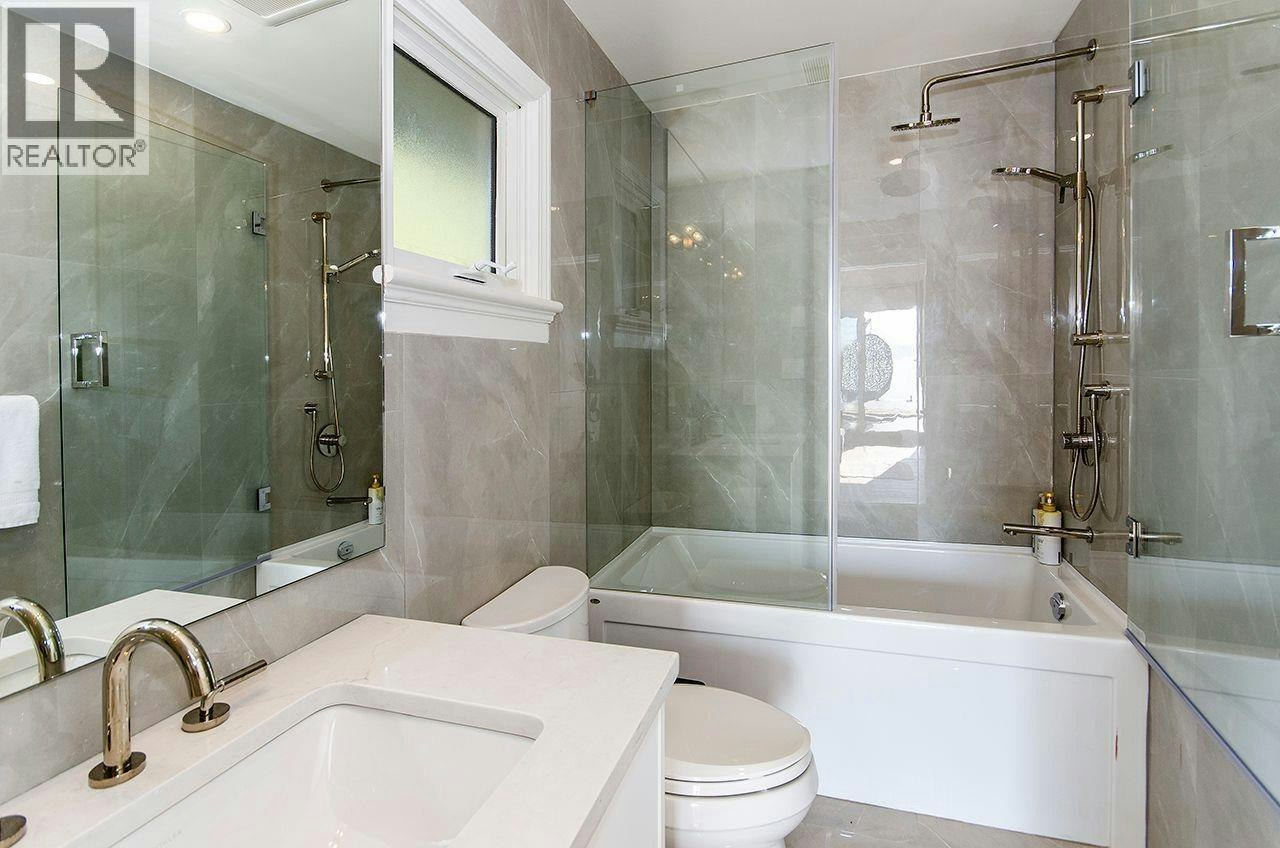 13 Ocean Point Drive, Vancouver, BC, V7W 3G7 - 19