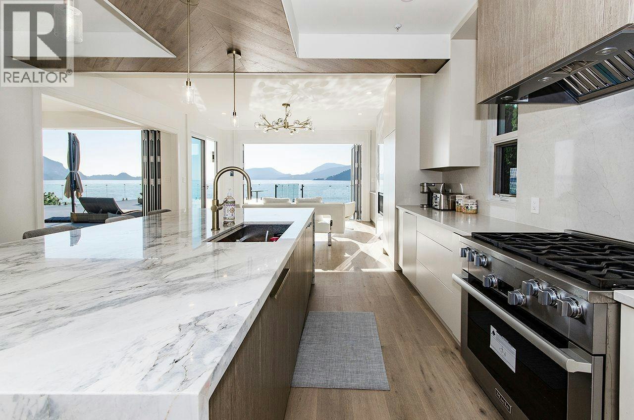 13 Ocean Point Drive, Vancouver, BC, V7W 3G7 - 25