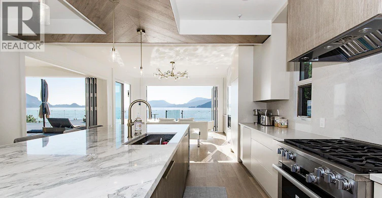 13 Ocean Point Drive, Vancouver, BC, V7W 3G7 - 25
